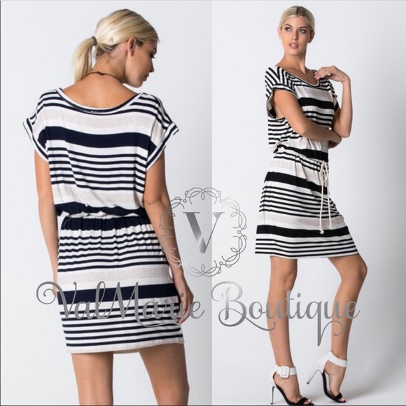 Striped summer beach dress - Picture 6 of 7